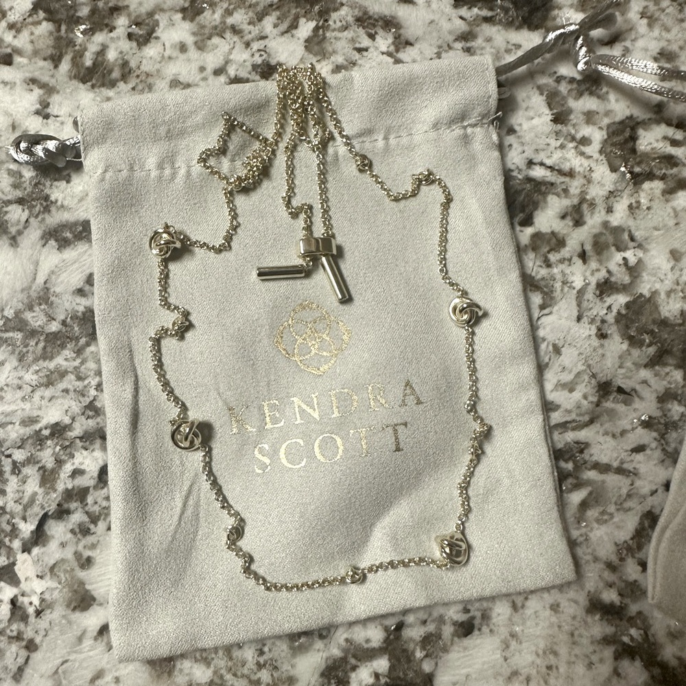 Kendra Scott Knot Set